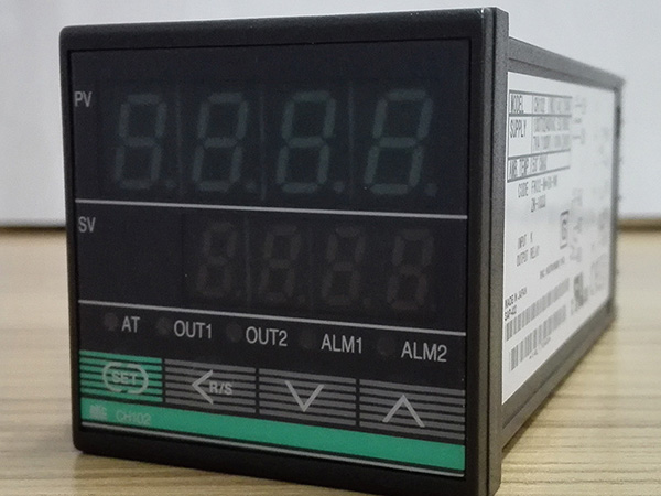 日本/理化原装正品CH102温控表